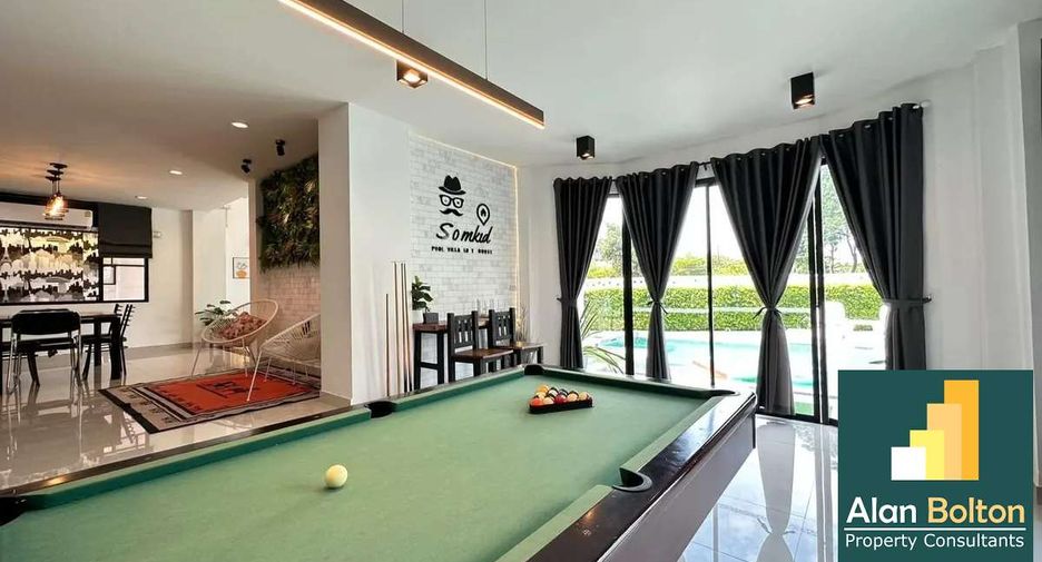 For rent and for sale 4 bedrooms villa in Bang Lamung, Chonburi