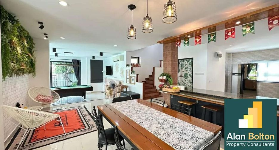 For rent and for sale 4 bedrooms villa in Bang Lamung, Chonburi