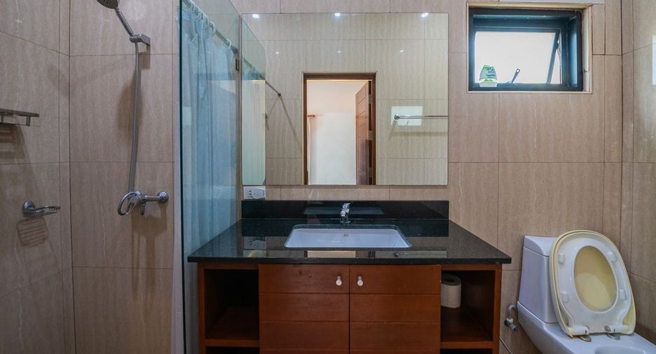 For sale 3 bedrooms house in Sattahip, Chonburi