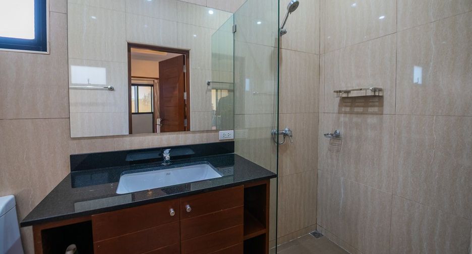 For sale 3 bedrooms house in Sattahip, Chonburi