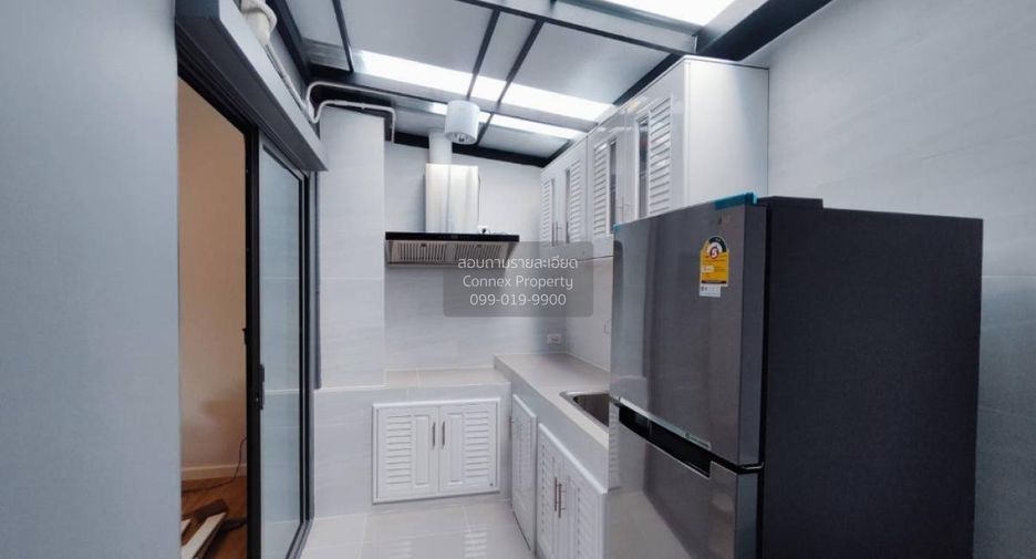 For rent 2 bedrooms townhouse in Bang Phli, Samut Prakan
