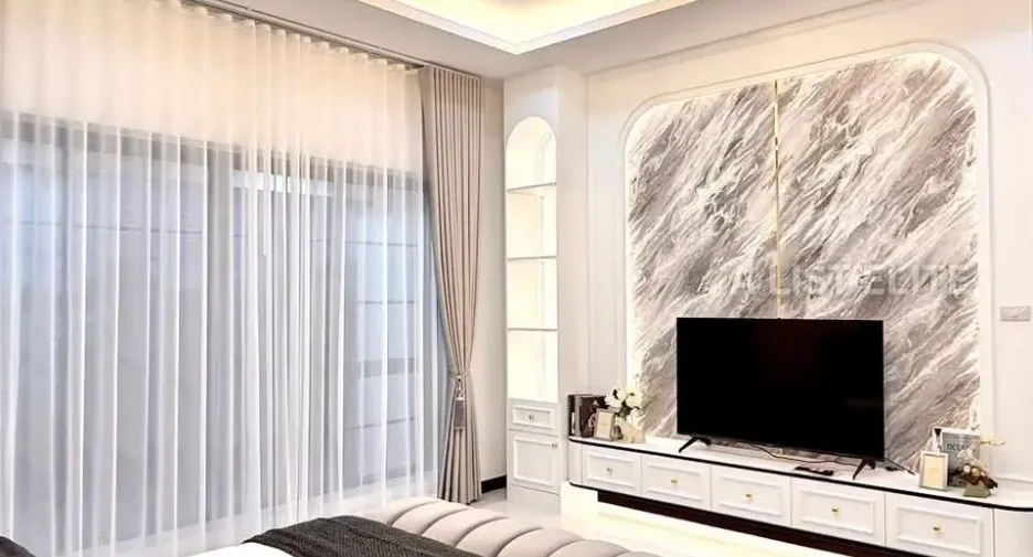 For sale 4 bedrooms house in East Pattaya, Pattaya