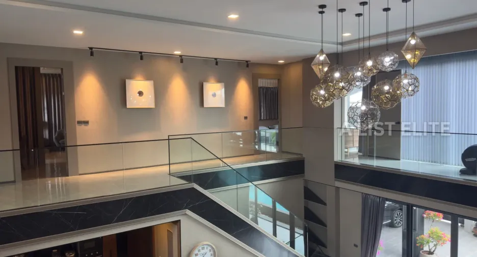 Haus zum Kauf mit 5 Zimmer in Bang Lamung, Chonburi