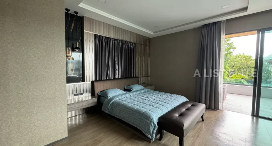 Haus zum Kauf mit 5 Zimmer in Bang Lamung, Chonburi