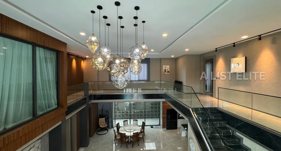 Haus zum Kauf mit 5 Zimmer in Bang Lamung, Chonburi