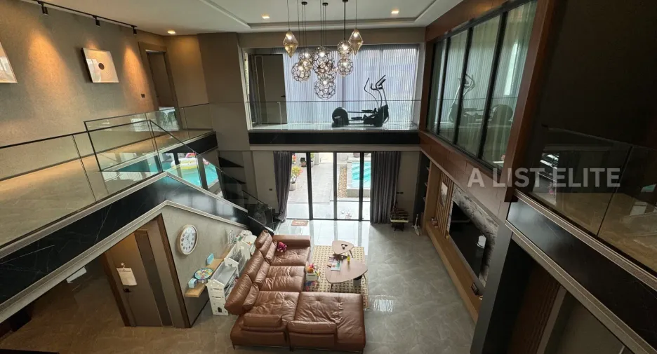 Haus zum Kauf mit 5 Zimmer in Bang Lamung, Chonburi