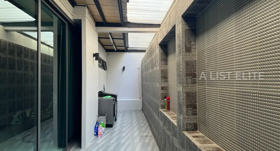 Haus zum Kauf mit 5 Zimmer in Bang Lamung, Chonburi