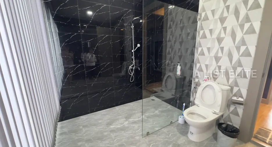 Haus zum Kauf mit 5 Zimmer in Bang Lamung, Chonburi