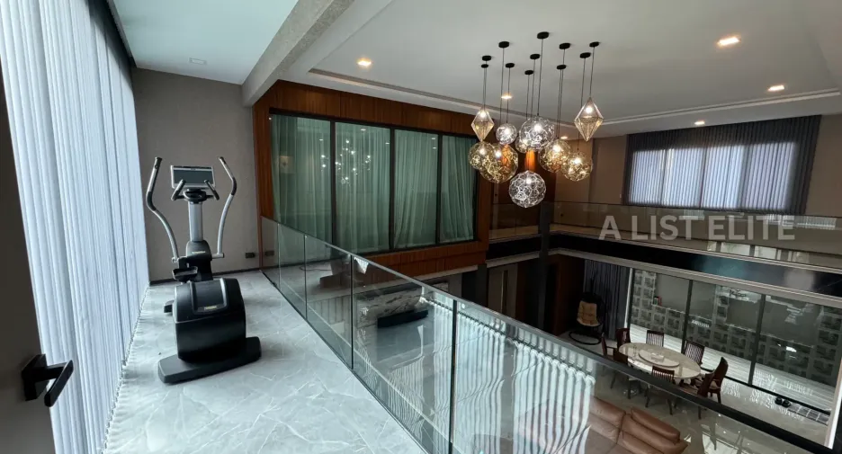 Haus zum Kauf mit 5 Zimmer in Bang Lamung, Chonburi