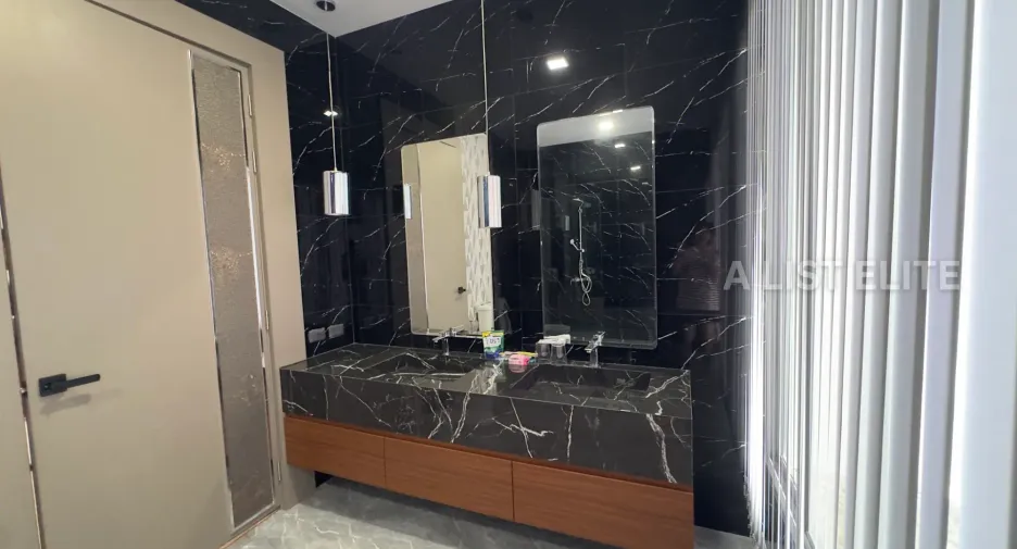 Haus zum Kauf mit 5 Zimmer in Bang Lamung, Chonburi