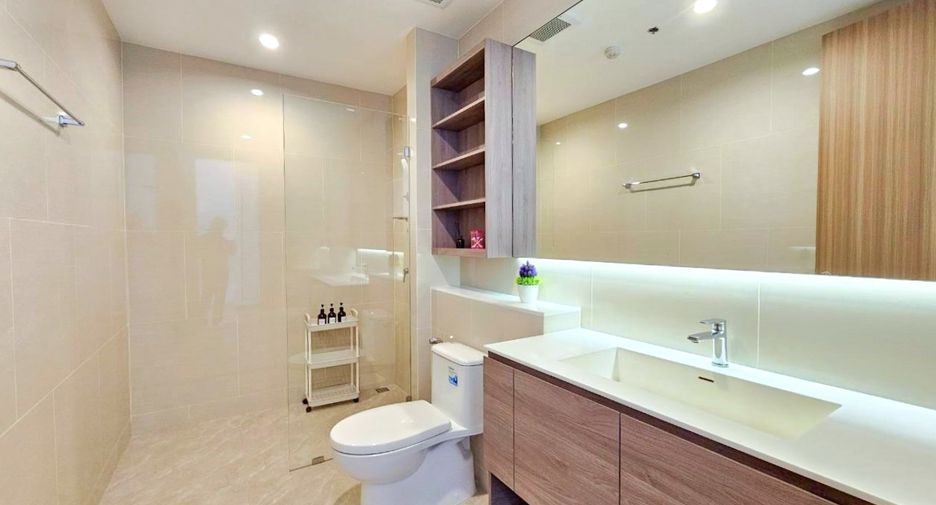 Condo en alquiler de 3 habitaciones en Sathon, Bangkok