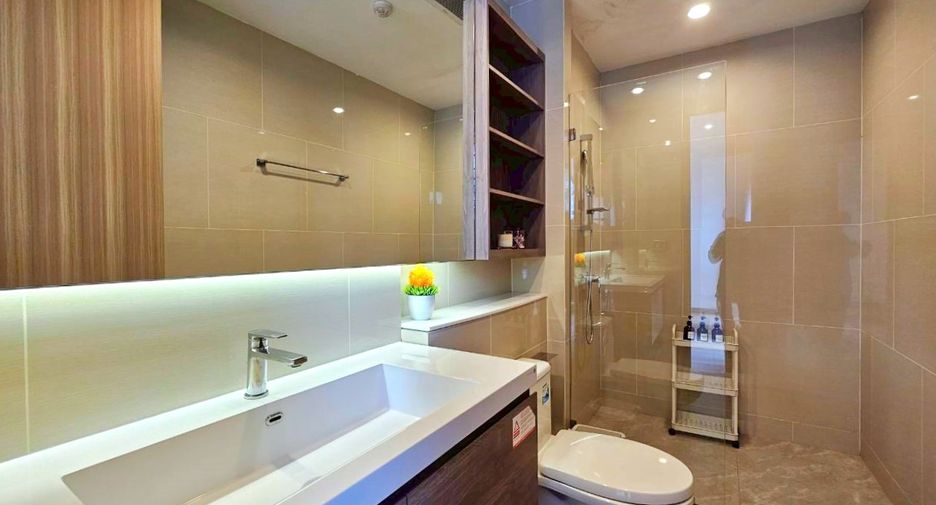 Condo en alquiler de 3 habitaciones en Sathon, Bangkok