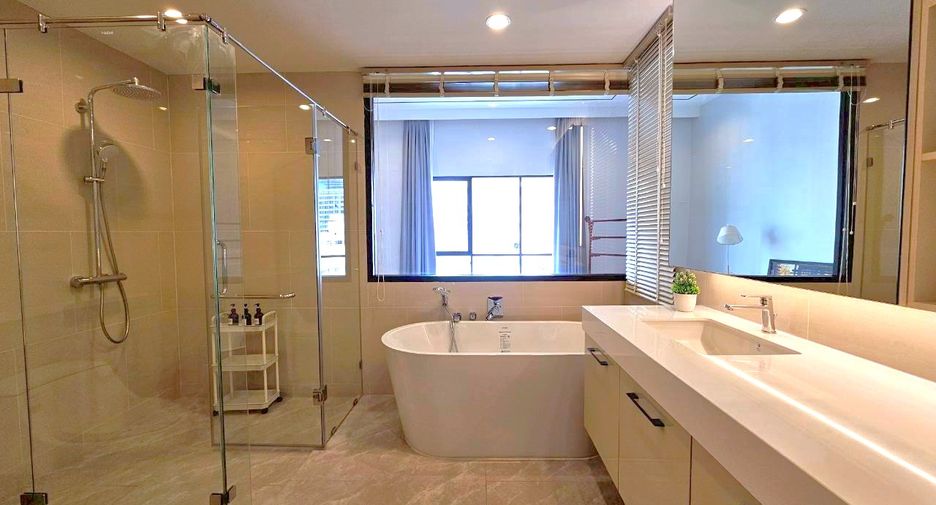 Condo en alquiler de 3 habitaciones en Sathon, Bangkok