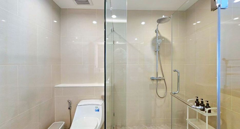 Condo en alquiler de 3 habitaciones en Sathon, Bangkok