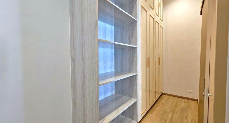 Condo en alquiler de 3 habitaciones en Sathon, Bangkok
