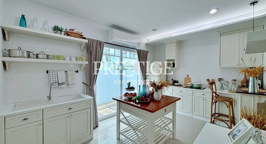 For sale 3 ベッドルーム house in Bang Lamung, Chonburi