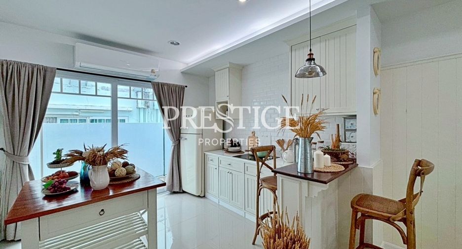 For sale 3 ベッドルーム house in Bang Lamung, Chonburi