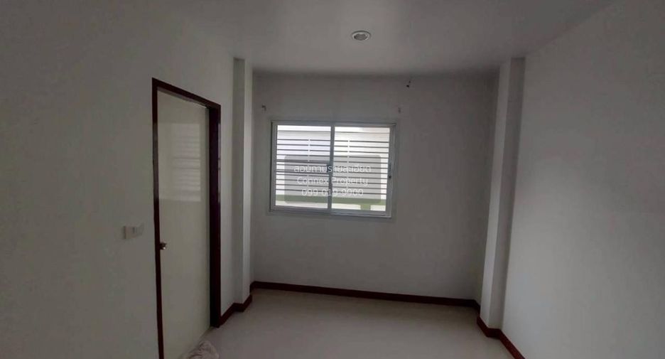 For sale 3 bedrooms house in Krathum Baen, Samut Sakhon