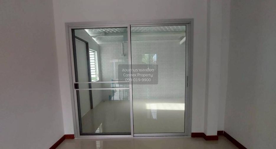 For sale 3 bedrooms house in Krathum Baen, Samut Sakhon