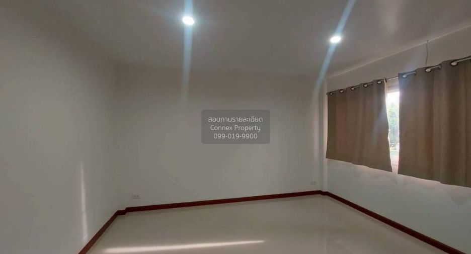 For sale 3 bedrooms house in Krathum Baen, Samut Sakhon