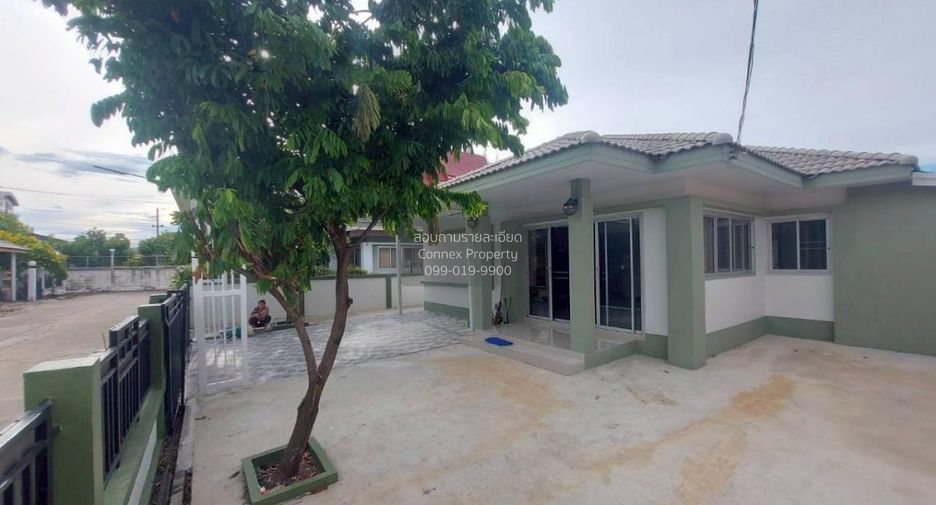 For sale 3 bedrooms house in Krathum Baen, Samut Sakhon