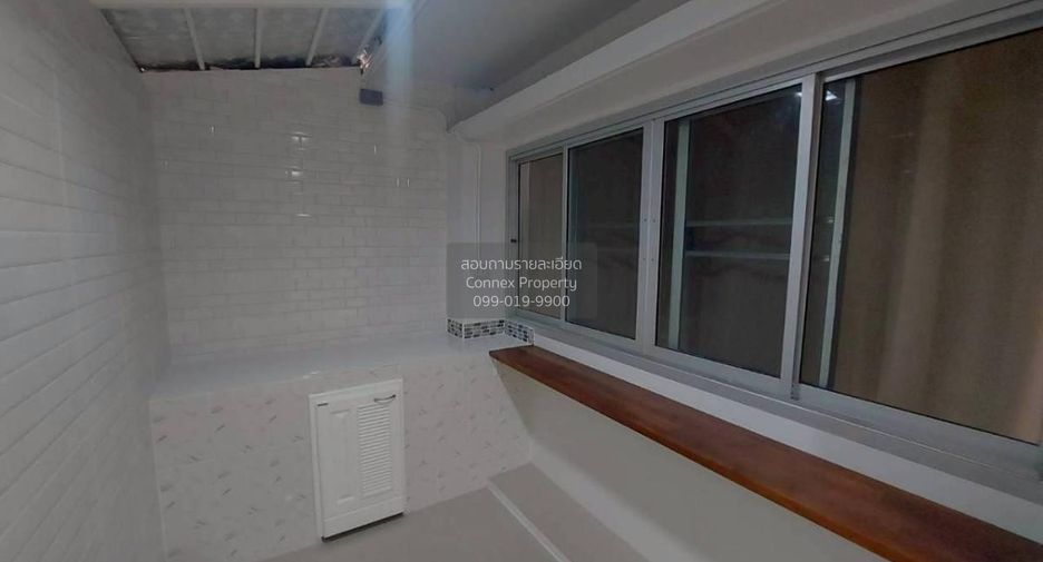 For sale 3 bedrooms house in Krathum Baen, Samut Sakhon