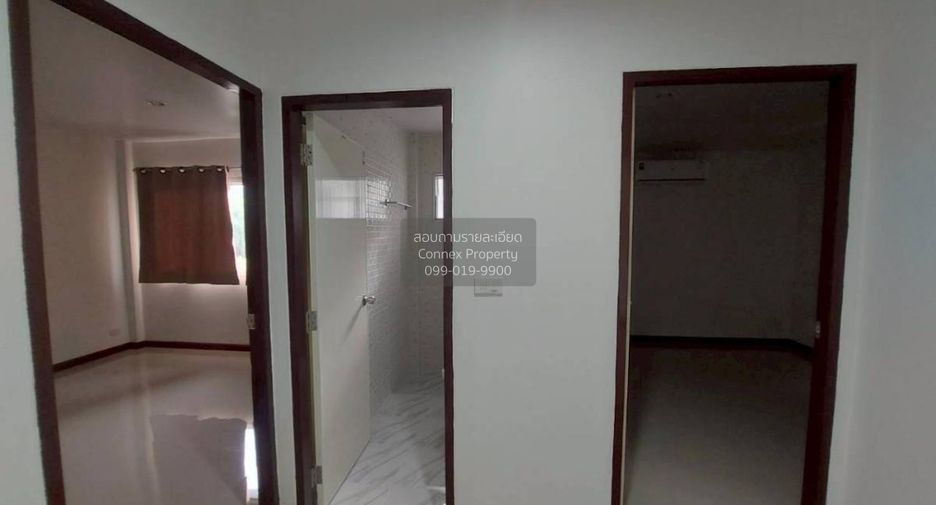 For sale 3 bedrooms house in Krathum Baen, Samut Sakhon