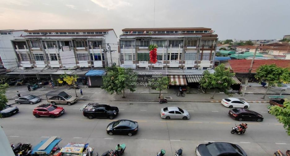 出售 4 卧室 联排别墅 在 Saphan Sung, 曼谷