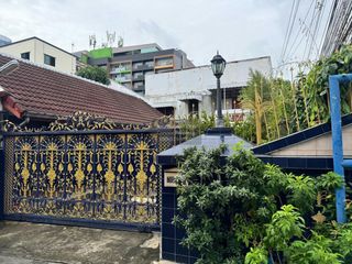 Haus zum Kauf mit 4 Zimmer in Huai Khwang, Bangkok