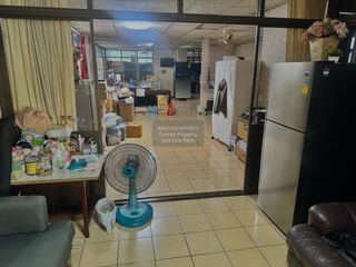 Haus zum Kauf mit 4 Zimmer in Huai Khwang, Bangkok