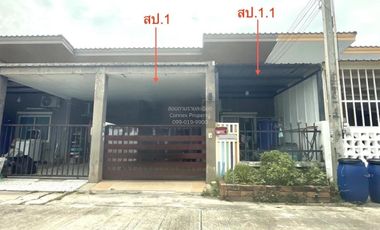 For sale 2 ベッドルーム townhouse in Phan Thong, Chonburi
