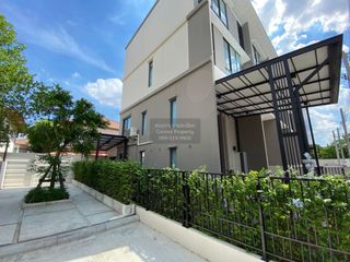 For sale 3 bedrooms townhouse in Suan Luang, Bangkok