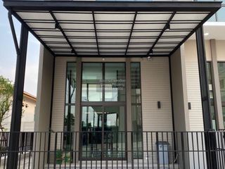 For sale 3 bedrooms townhouse in Suan Luang, Bangkok