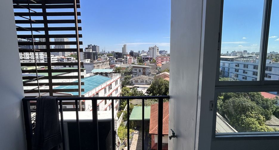For sale 1 bed condo in Phra Khanong, Bangkok