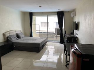 For sale 1 bed condo in Huai Khwang, Bangkok