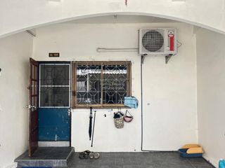 Reihenhaus zum Kauf mit 3 Zimmer in Sam Phran, Nakhon Pathom