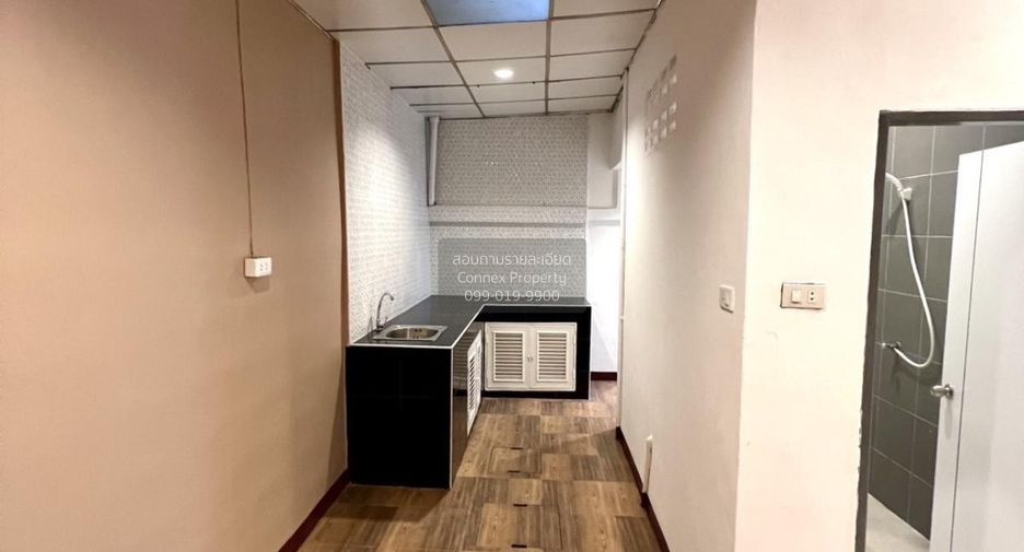 For sale 2 bedrooms townhouse in Mueang Samut Sakhon, Samut Sakhon