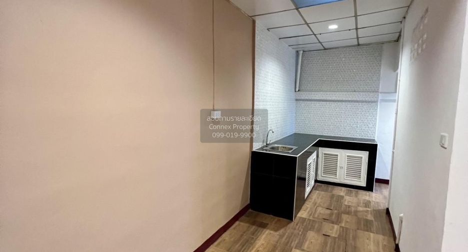 For sale 2 bedrooms townhouse in Mueang Samut Sakhon, Samut Sakhon