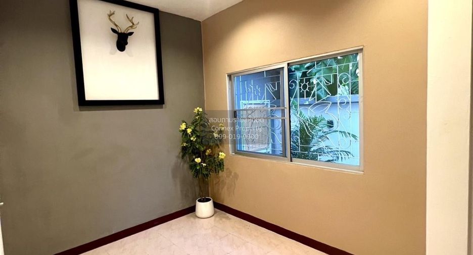 For sale 2 bedrooms townhouse in Mueang Samut Sakhon, Samut Sakhon