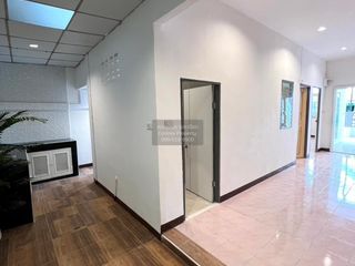 Reihenhaus zum Kauf mit 2 Zimmer in Mueang Samut Sakhon, Samut Sakhon