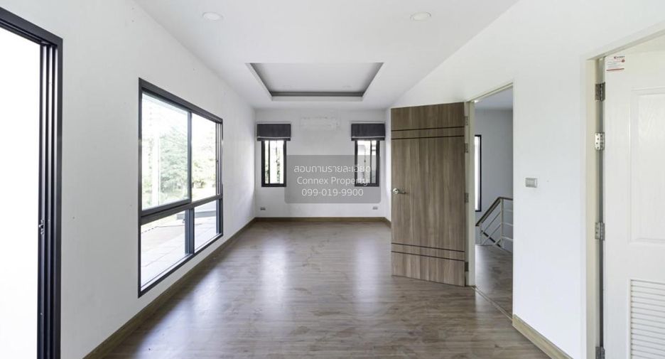 For sale 4 bedrooms house in Si Racha, Chonburi
