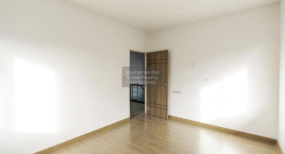 For sale 4 bedrooms house in Si Racha, Chonburi