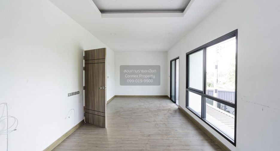 For sale 4 bedrooms house in Si Racha, Chonburi