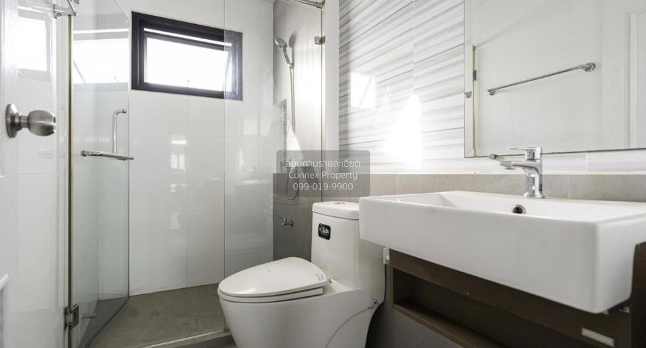 For sale 4 bedrooms house in Si Racha, Chonburi