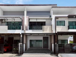 For sale 4 bedrooms townhouse in Mueang Pathum Thani, Pathum Thani