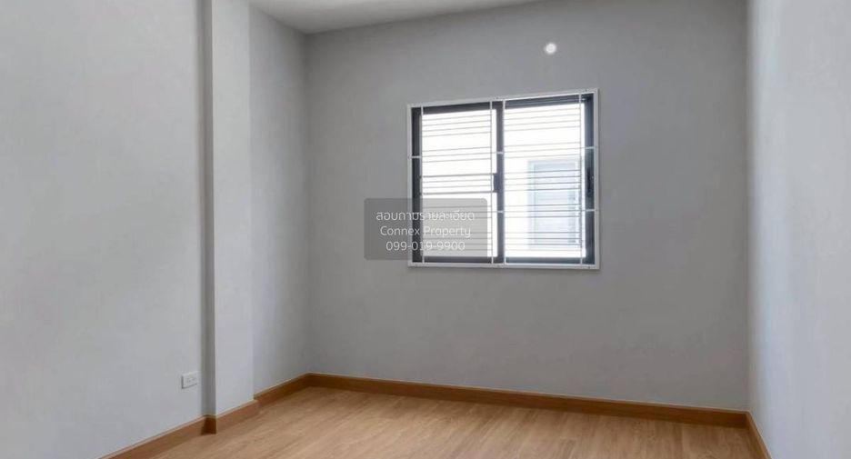 For sale 4 bedrooms townhouse in Mueang Pathum Thani, Pathum Thani