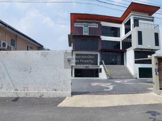 出售 2 卧室 联排别墅 在 Bang Khen, 曼谷