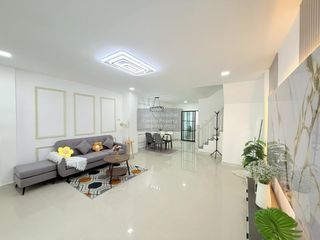 For sale 3 bedrooms townhouse in Khlong Sam Wa, Bangkok