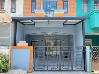 For sale 3 bedrooms townhouse in Khlong Sam Wa, Bangkok