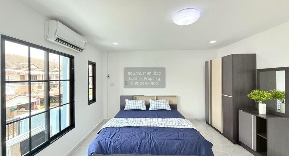 For sale 3 bedrooms townhouse in Khlong Sam Wa, Bangkok